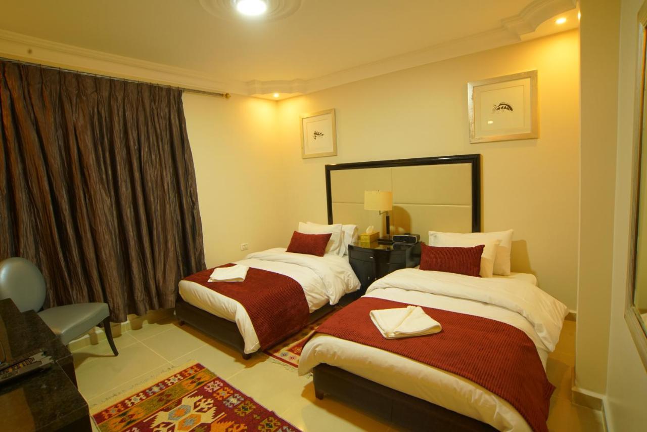 Over Mountains Hotel Wadi Musa Extérieur photo