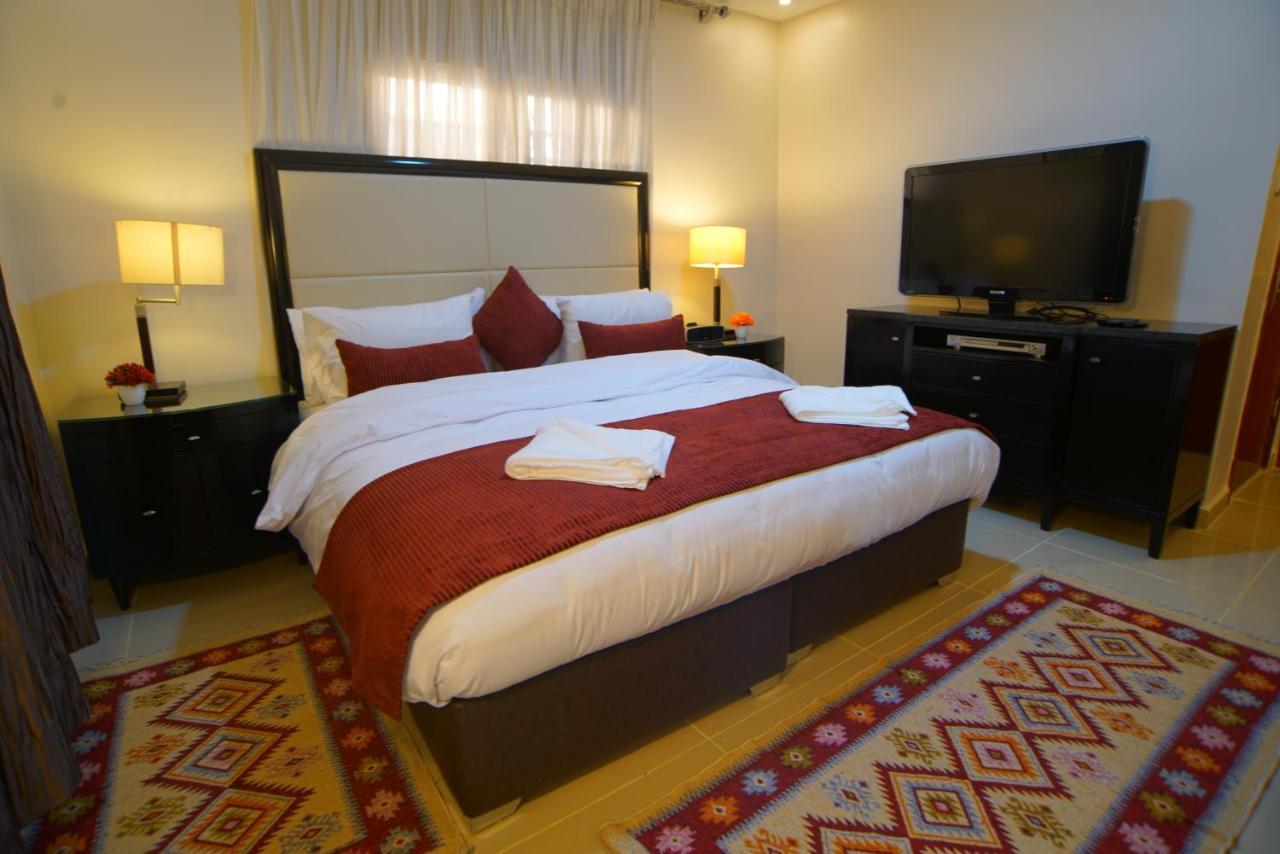 Over Mountains Hotel Wadi Musa Extérieur photo